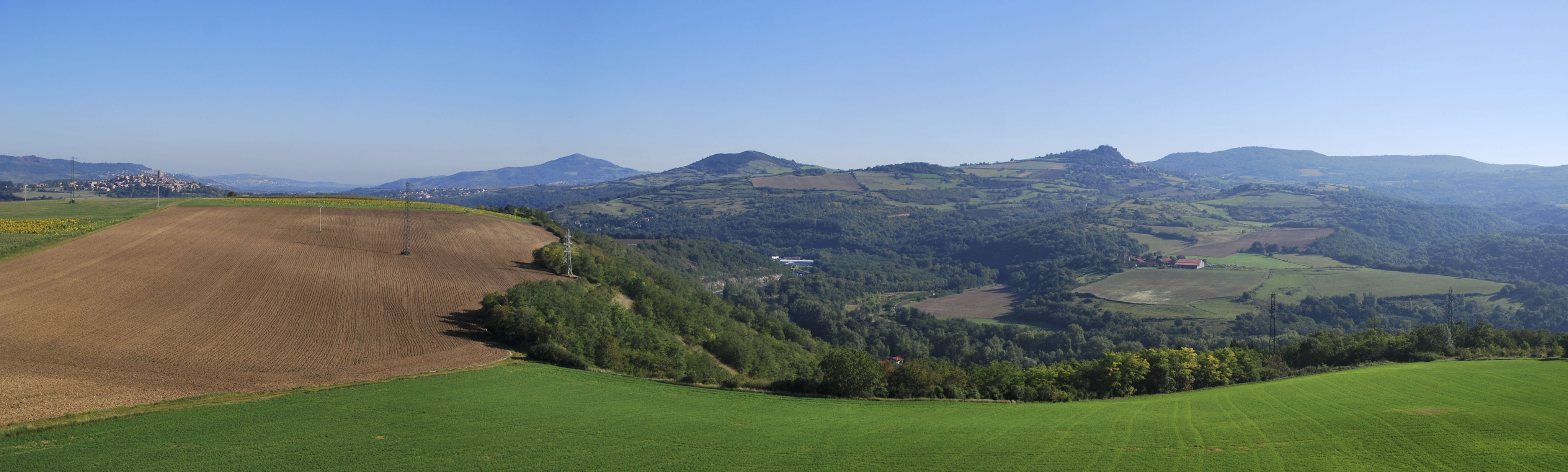 9-01 Défilés du Val-d'Allier / Vue plongeante sur Coudes depuis la croix de Sauvagnat