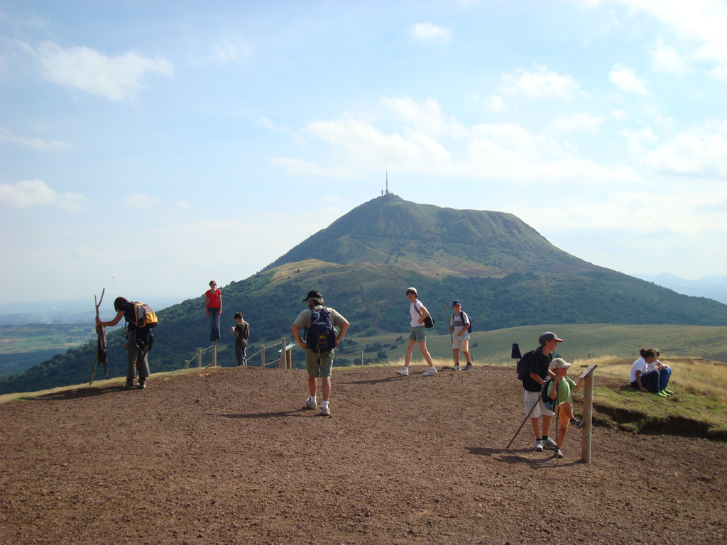 Sommet du puy de Dôme depuis le puy Pariou