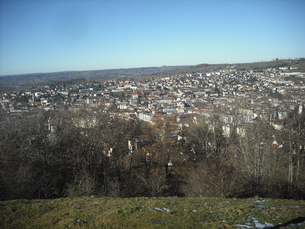 Vue sur la ville depuis le Puy de Courny