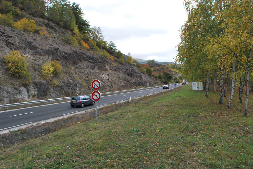 N122 à proximité du Pas de Cère