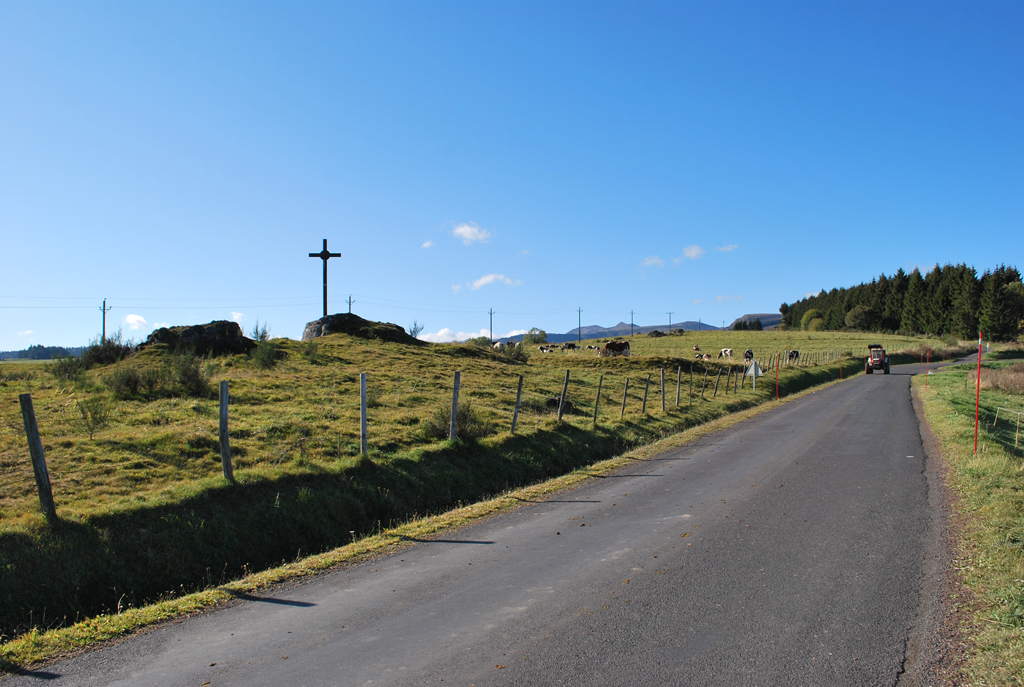 Croix à Saulzet-le-Froid