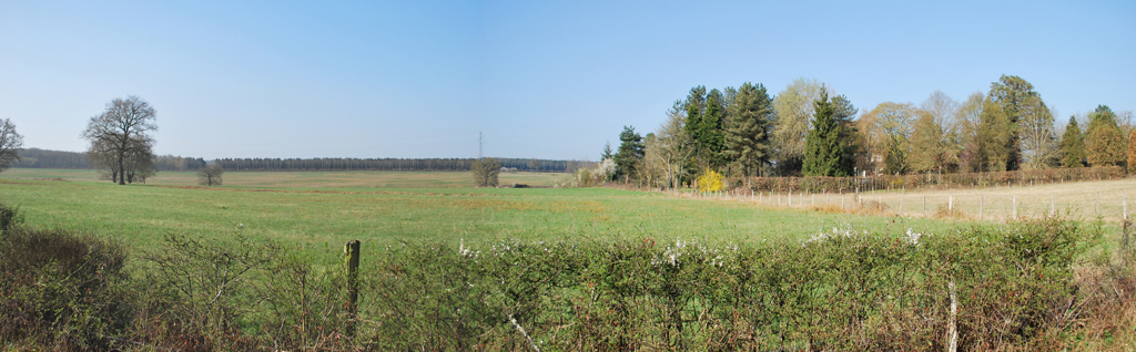 Parc de château, prairies, champs et forêts à proximité de Chapeau