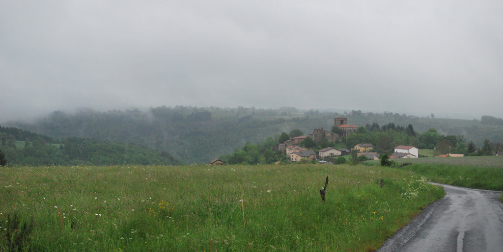 Village de Sauviat, au-dessus du barrage