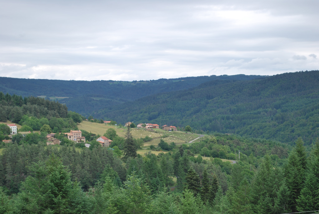 Les hameaux de la Vèze et du Soleil clairière habitée au dessus du Doulon