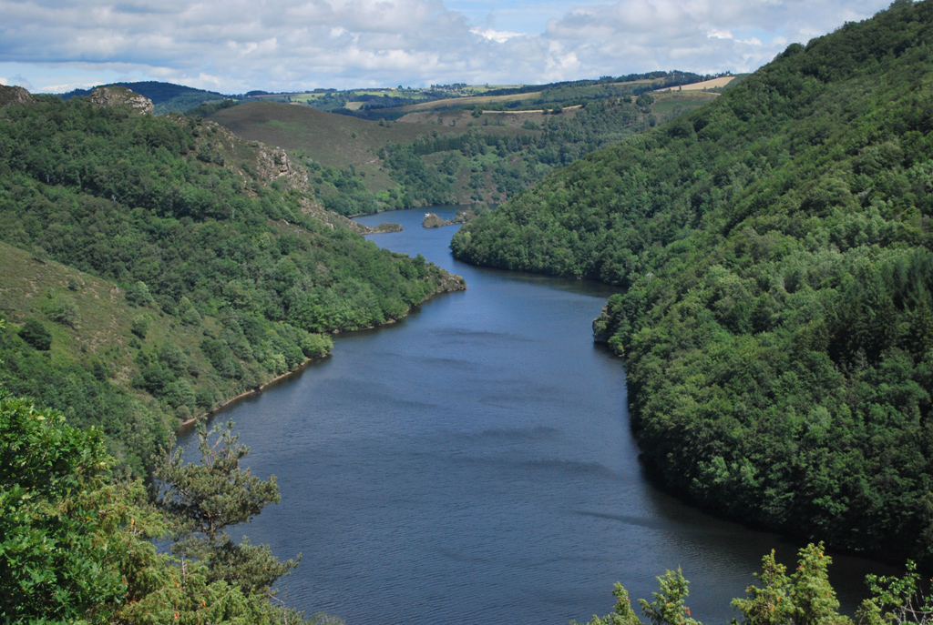 Landes et versants boisés de la vallée de la Truyère